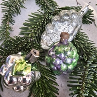 glas-frugter-grøn-lilla-sølv-gamle-russiske-glaskugler-julepynt